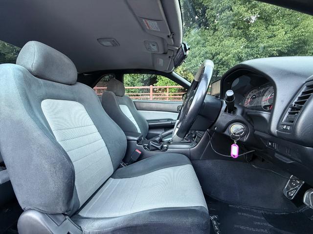 スカイライン 25GT-Vクーペ■後期型■TEIN車高調■RAYS17AW ■修復歴無し■HIDヘッドライト■ドライブレコーダー前/後■キーレス■オートエアコン■社外ナビ■CDデッキ■コンビハンドル■ETC(19枚目)