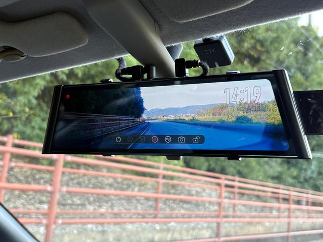 スカイライン 25GT-Vクーペ■後期型■TEIN車高調■RAYS17AW ■修復歴無し■HIDヘッドライト■ドライブレコーダー前/後■キーレス■オートエアコン■社外ナビ■CDデッキ■コンビハンドル■ETC(22枚目)