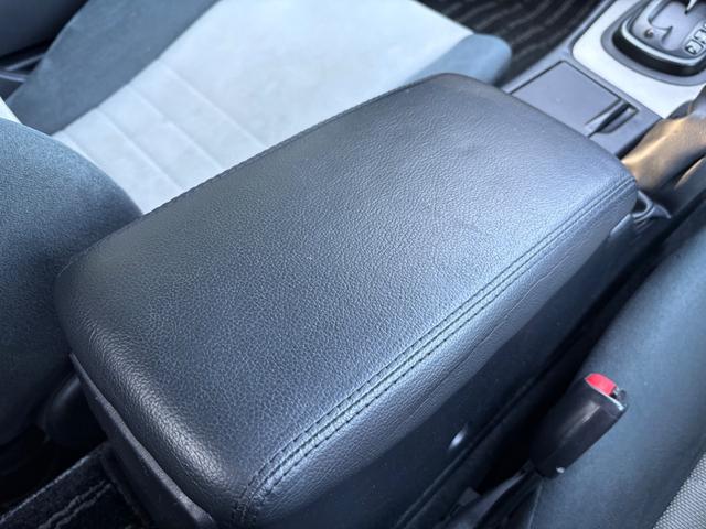 スカイライン 25GT-Vクーペ■後期型■TEIN車高調■RAYS17AW ■修復歴無し■HIDヘッドライト■ドライブレコーダー前/後■キーレス■オートエアコン■社外ナビ■CDデッキ■コンビハンドル■ETC(26枚目)