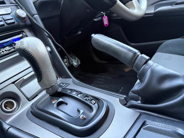 スカイライン 25GT-Vクーペ■後期型■TEIN車高調■RAYS17AW ■修復歴無し■HIDヘッドライト■ドライブレコーダー前/後■キーレス■オートエアコン■社外ナビ■CDデッキ■コンビハンドル■ETC(30枚目)