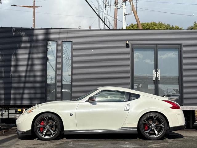 フェアレディZ ニスモ■ワンオーナー車■スポーツリセッティング実施済み ■ニスモフロントバンパー■ニスモ2本出しマフラー■ニスモハーフレザー■純正19インチ■HIDヘッド■メーカー純正ナビ■バックカメラ■CD■DVD■Bluetooth■USB■ETC(5枚目)