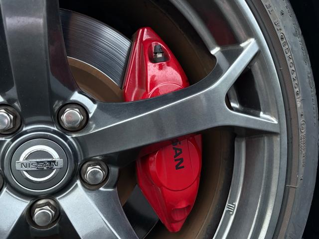 フェアレディZ ニスモ■ワンオーナー車■スポーツリセッティング実施済み ■ニスモフロントバンパー■ニスモ2本出しマフラー■ニスモハーフレザー■純正19インチ■HIDヘッド■メーカー純正ナビ■バックカメラ■CD■DVD■Bluetooth■USB■ETC(8枚目)