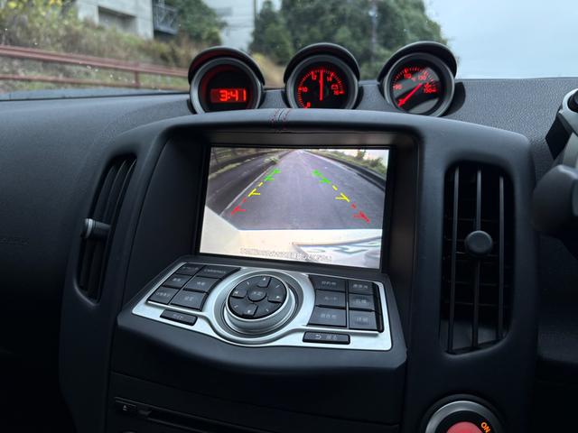 フェアレディZ ニスモ■ワンオーナー車■スポーツリセッティング実施済み ■ニスモフロントバンパー■ニスモ2本出しマフラー■ニスモハーフレザー■純正19インチ■HIDヘッド■メーカー純正ナビ■バックカメラ■CD■DVD■Bluetooth■USB■ETC(17枚目)