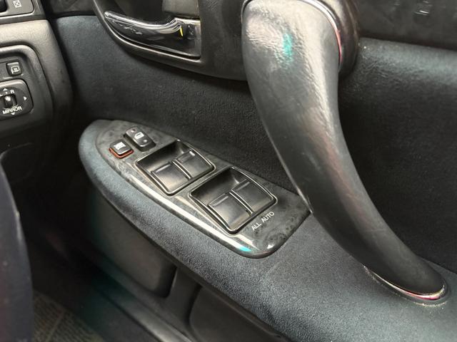 クラウンエステート アスリート■後期型■走行距離6万キロ台■フィルムガラス 純正ブラックボディ(202)■社外18インチアルミホイール■HIDヘッド■ルーフレール■オートクルーズ■ETC■CD■ドライブレコーダー前/後■キーレス(31枚目)