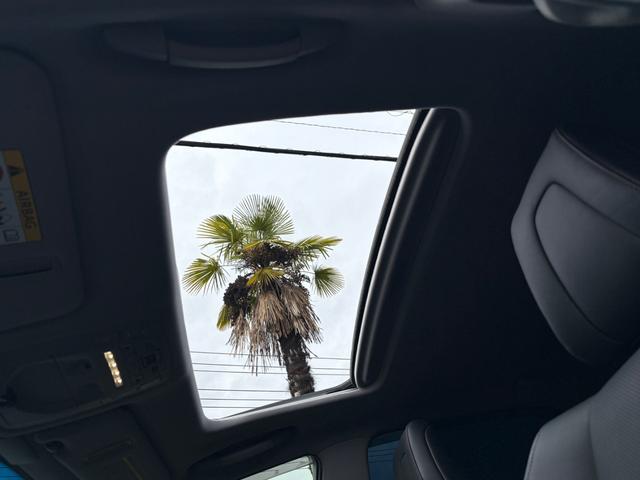 クラウンハイブリッド アスリートG■サンルーフ■黒本革シート■メーカー純正ナビ ■後期型■アドバントパッケージ■純正オプションスパッタリング18インチアルミ■LEDヘッド/フォグランプ■イージークロージャ■プリクラッシュ■レーダクルーズコントロール■コーナーセンサー■ETC(4枚目)