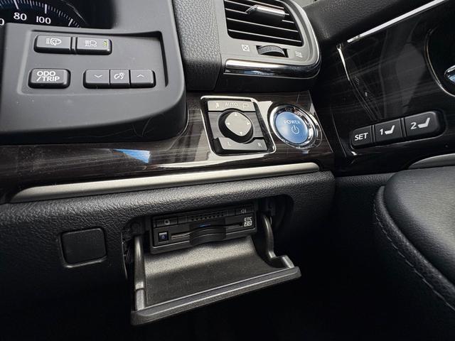 クラウンハイブリッド アスリートG■サンルーフ■黒本革シート■メーカー純正ナビ ■後期型■アドバントパッケージ■純正オプションスパッタリング18インチアルミ■LEDヘッド/フォグランプ■イージークロージャ■プリクラッシュ■レーダクルーズコントロール■コーナーセンサー■ETC(18枚目)