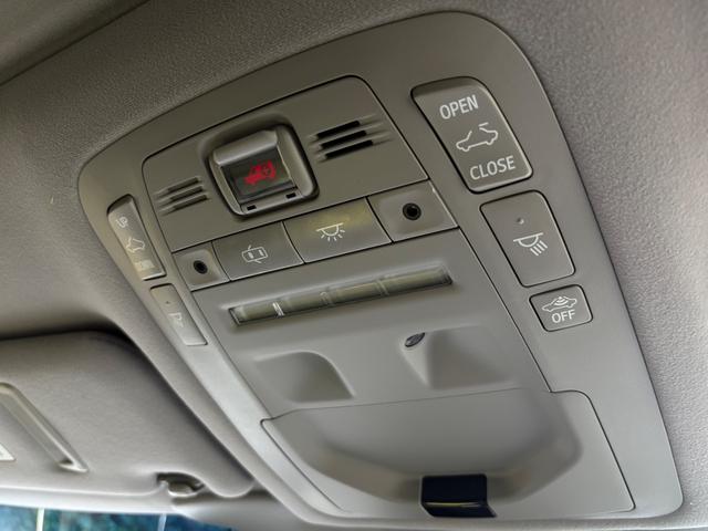 クラウンハイブリッド アスリートG■サンルーフ■黒本革シート■メーカー純正ナビ ■後期型■アドバントパッケージ■純正オプションスパッタリング18インチアルミ■LEDヘッド/フォグランプ■イージークロージャ■プリクラッシュ■レーダクルーズコントロール■コーナーセンサー■ETC(26枚目)