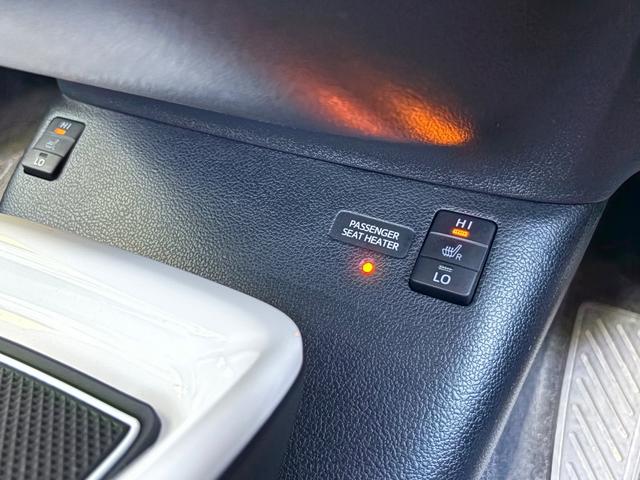 プリウス Aプレミアム ツーリングセレクション■本革シート■モデリスタ フルエアロ■純正17インチアルミ■純正9インチナビ■LEDヘッド/フォグランプ■セーフティセンスP■プリクラッシュ■レーダクルーズコントロール■ブラインドスポットモニター■コーナーセンサー■ETC(19枚目)