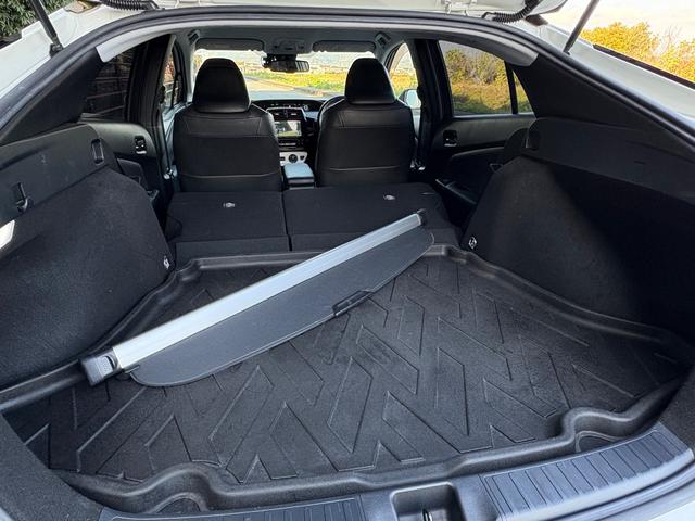 プリウス Aプレミアム ツーリングセレクション■本革シート■モデリスタ フルエアロ■純正17インチアルミ■純正9インチナビ■LEDヘッド/フォグランプ■セーフティセンスP■プリクラッシュ■レーダクルーズコントロール■ブラインドスポットモニター■コーナーセンサー■ETC(37枚目)