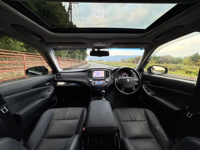 クラウンハイブリッド アスリートG■サンルーフ■黒本革シート■メーカー純正ナビ ■アドバンストパッケージ■アラウンドビューモニター■純正スパッタリング18インチアルミ■テイン(フルタップ式)車高調■フィルムガラス■シートヒーター/クーラー■レーダクルーズコントロール■ETC(3枚目)