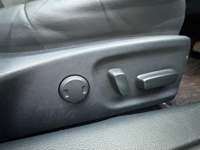 クラウンハイブリッド アスリートG■サンルーフ■黒本革シート■メーカー純正ナビ ■アドバンストパッケージ■アラウンドビューモニター■純正スパッタリング18インチアルミ■テイン(フルタップ式)車高調■フィルムガラス■シートヒーター/クーラー■レーダクルーズコントロール■ETC(38枚目)