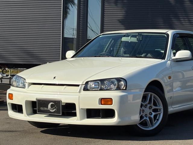 スカイラインＧＴスペシャルエディションが入庫いたしました！純正１６インチアルミホイールに純正ウイング、ＨＩＤヘッドなどが装備済みの一台となっております！