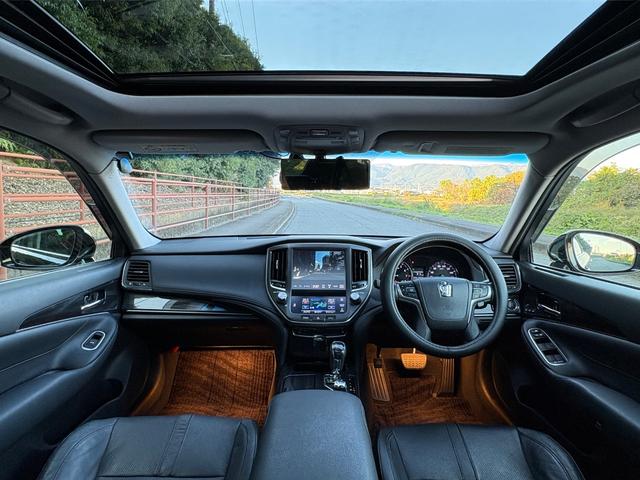 クラウン アスリートＧ■サンルーフ■黒本革シート■メーカー純正ナビ　■アドバンストパッケージ■社外１９インチアルミ■フィルムガラス■全席イージークロージャー■社外テール■シートヒーター／クーラー■プリクラッシュ■レーダクルーズコントロール■ドラレコ■バックカメラ（3枚目）