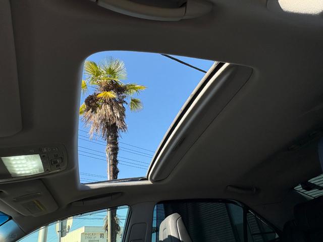 クラウン アスリートＧ■サンルーフ■黒本革シート■メーカー純正ナビ　■アドバンストパッケージ■社外１９インチアルミ■フィルムガラス■全席イージークロージャー■社外テール■シートヒーター／クーラー■プリクラッシュ■レーダクルーズコントロール■ドラレコ■バックカメラ（4枚目）