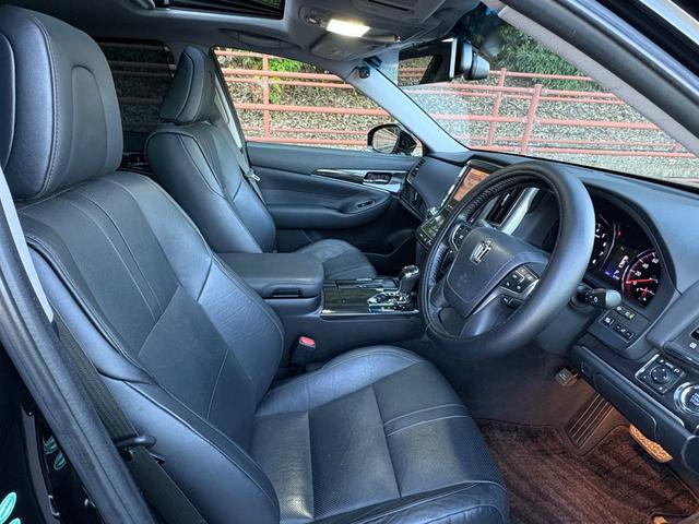 クラウン アスリートＧ■サンルーフ■黒本革シート■メーカー純正ナビ　■アドバンストパッケージ■社外１９インチアルミ■フィルムガラス■全席イージークロージャー■社外テール■シートヒーター／クーラー■プリクラッシュ■レーダクルーズコントロール■ドラレコ■バックカメラ（26枚目）