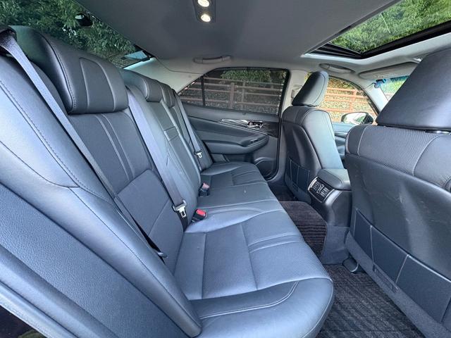 クラウン アスリートＧ■サンルーフ■黒本革シート■メーカー純正ナビ　■アドバンストパッケージ■社外１９インチアルミ■フィルムガラス■全席イージークロージャー■社外テール■シートヒーター／クーラー■プリクラッシュ■レーダクルーズコントロール■ドラレコ■バックカメラ（28枚目）