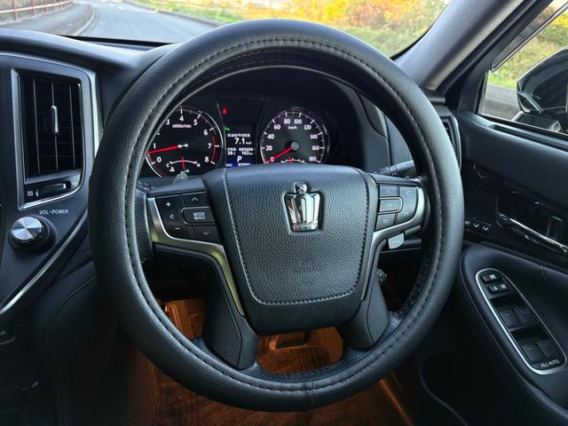 クラウン アスリートＧ■サンルーフ■黒本革シート■メーカー純正ナビ　■アドバンストパッケージ■社外１９インチアルミ■フィルムガラス■全席イージークロージャー■社外テール■シートヒーター／クーラー■プリクラッシュ■レーダクルーズコントロール■ドラレコ■バックカメラ（30枚目）