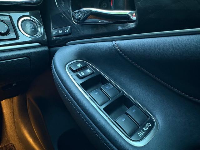 クラウン アスリートＧ■サンルーフ■黒本革シート■メーカー純正ナビ　■アドバンストパッケージ■社外１９インチアルミ■フィルムガラス■全席イージークロージャー■社外テール■シートヒーター／クーラー■プリクラッシュ■レーダクルーズコントロール■ドラレコ■バックカメラ（37枚目）