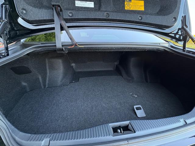 クラウン アスリートＧ■サンルーフ■黒本革シート■メーカー純正ナビ　■アドバンストパッケージ■社外１９インチアルミ■フィルムガラス■全席イージークロージャー■社外テール■シートヒーター／クーラー■プリクラッシュ■レーダクルーズコントロール■ドラレコ■バックカメラ（39枚目）