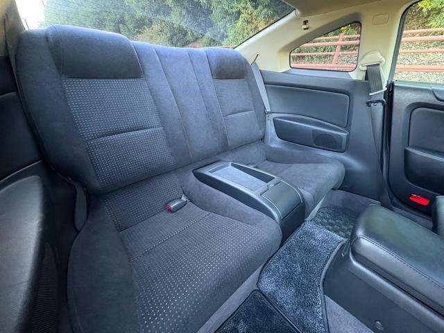 スカイライン 350GT■6速マニュアル■純正18インチアルミ■7万キロ台 ■HIDヘッドランプ■パワーシート■クーペ■ブレンボキャリパー■オートエアコン■フロントフォグランプ■純正オプションホワイトパール(QX1)■タイヤ溝有(18枚目)