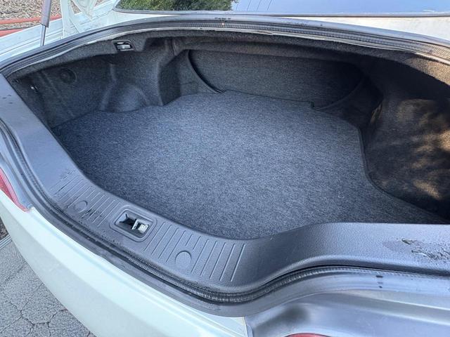 スカイライン 350GT■6速マニュアル■純正18インチアルミ■7万キロ台 ■HIDヘッドランプ■パワーシート■クーペ■ブレンボキャリパー■オートエアコン■フロントフォグランプ■純正オプションホワイトパール(QX1)■タイヤ溝有(25枚目)