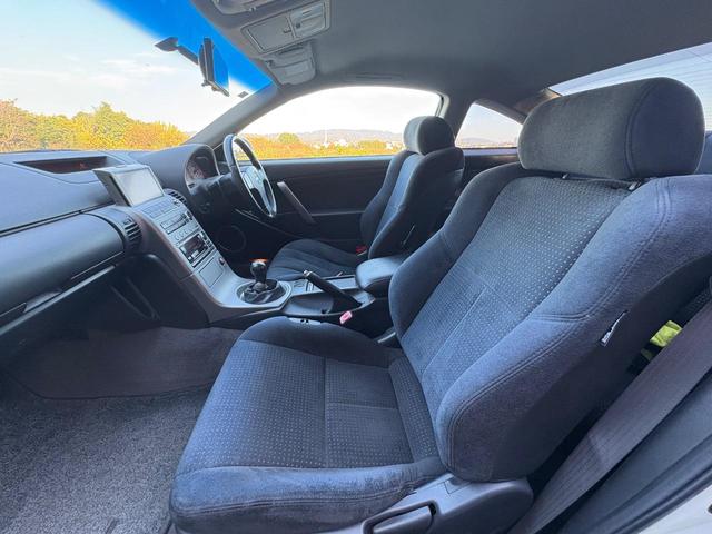 スカイライン 350GT■6速マニュアル■純正18インチアルミ■7万キロ台 ■HIDヘッドランプ■パワーシート■クーペ■ブレンボキャリパー■オートエアコン■フロントフォグランプ■純正オプションホワイトパール(QX1)■タイヤ溝有(30枚目)