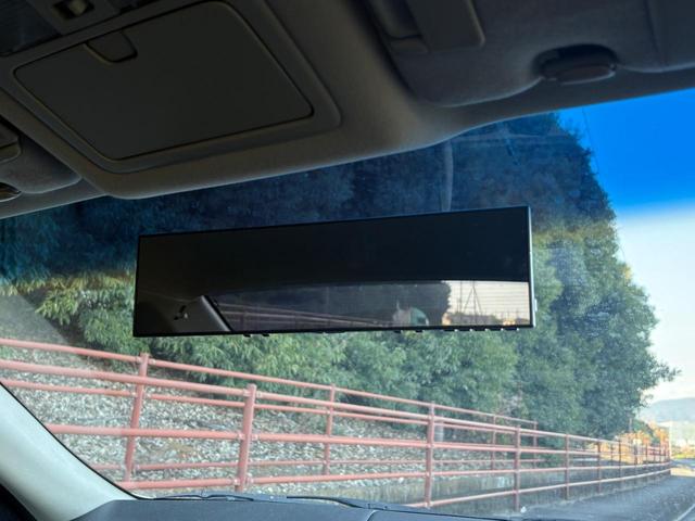 スカイライン 350GT■6速マニュアル■純正18インチアルミ■7万キロ台 ■HIDヘッドランプ■パワーシート■クーペ■ブレンボキャリパー■オートエアコン■フロントフォグランプ■純正オプションホワイトパール(QX1)■タイヤ溝有(31枚目)