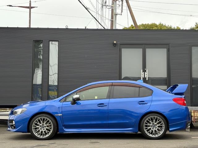 人気の純正ブルーボディ！洗練された質感を実現した四駆ターボのスポーツセダン！スバル独自の運転支援システム「アイサイトＶｅｒ．３」！