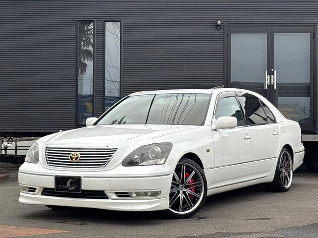 セルシオ Ｃ仕様　インテリアセレクション■黒本革シート■サンルーフ　■純正オプションフロントリップ■マクレビプレミアムサウンド■メーカー純正ナビ■社外１９ＡＷ■全席シートヒーター＆クーラー■パワーシート■電動サンシェード■バックカメラ■全席イージークロージャー■ＥＴＣ（20枚目）