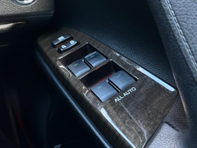 マークX 250G■モデリスタエアロ■2万キロ■フルタップ式車高調■ ■純正202ブラックボディ■社外19インチアルミ■フィルムガラス■社外ケンウッドナビ■バックカメラ■ETC■パワーシート■社外三眼LEDヘッドライト■ウィンカーミラー(31枚目)