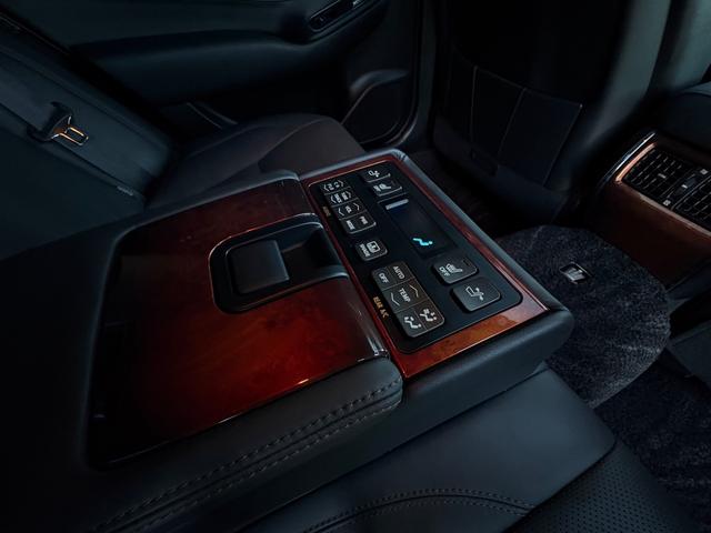 クラウンマジェスタ Fバージョン■ワンオーナー■サンルーフ■黒本革シート ■モデリスタフルエアロ■純正OP18AW■メーカー純正ナビ■Bカメラ■プレミアムサウンド■レーダクルーズ■BSM■LEDヘッド/フォグ■全席イージークロージャ■シートヒーター/クーラー■コーナーセンサ(14枚目)