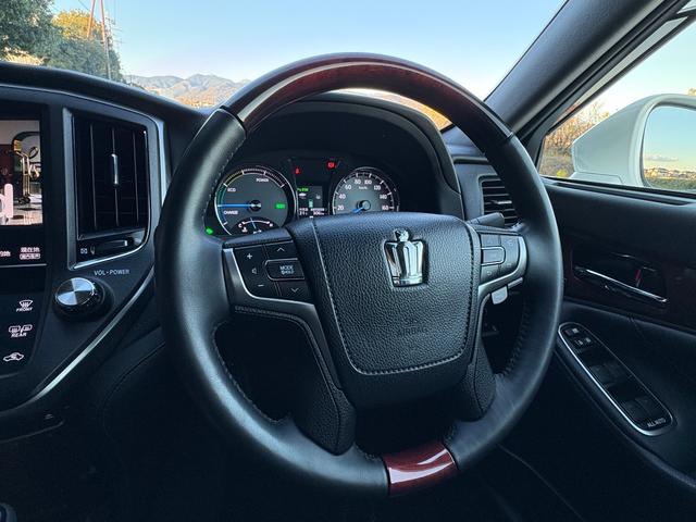 クラウンマジェスタ Fバージョン■ワンオーナー■サンルーフ■黒本革シート ■モデリスタフルエアロ■純正OP18AW■メーカー純正ナビ■Bカメラ■プレミアムサウンド■レーダクルーズ■BSM■LEDヘッド/フォグ■全席イージークロージャ■シートヒーター/クーラー■コーナーセンサ(32枚目)