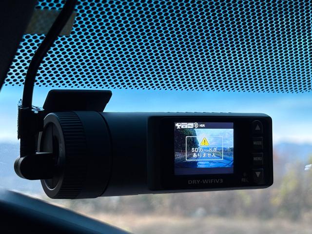 タコマ ダブルキャブ　ＴＲＤスポーツＰＫＧ■ＬＥＥＲハードトノカバー　■後期型■ビルシュタインショックアブソーバー■ニットートレイルグラップラータイヤ■革調シートカバ■１７インチＡＷ■パナソニック製ナビ■オートクルーズ■ドラレコ■全方向カメラ■ＥＴＣ■（17枚目）