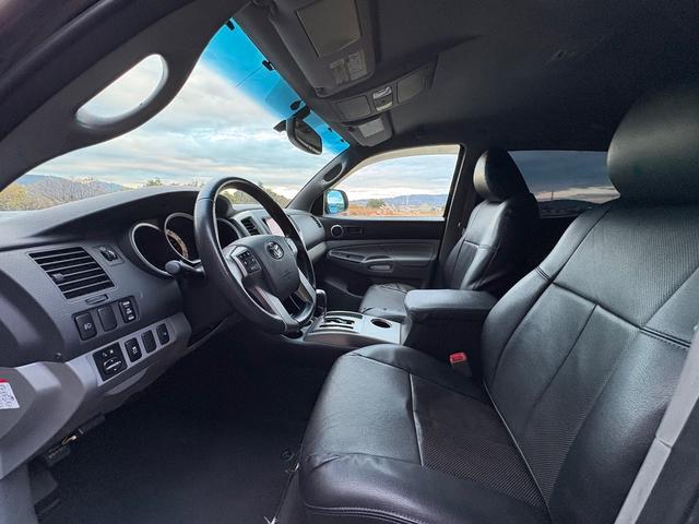 タコマ ダブルキャブ　ＴＲＤスポーツＰＫＧ■ＬＥＥＲハードトノカバー　■後期型■ビルシュタインショックアブソーバー■ニットートレイルグラップラータイヤ■革調シートカバ■１７インチＡＷ■パナソニック製ナビ■オートクルーズ■ドラレコ■全方向カメラ■ＥＴＣ■（34枚目）