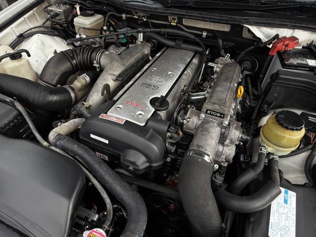 マークII グランデｉＲ－Ｖ■５速ＭＴ（公認済み）■１ＪＺ－ＧＴＥターボ　■修復歴なし■純正１７インチアルミ■純正オプショングリル■タイベル交換ステッカー有■純正トランクスポイラー■パワーシート■オートエアコン■記録簿あり■スペアキーあり■レインバイザー（4枚目）