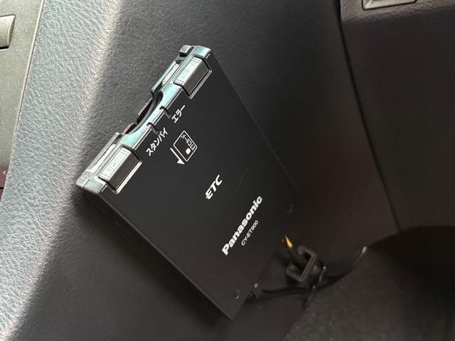 マークII グランデｉＲ－Ｖ■５速ＭＴ（公認済み）■１ＪＺ－ＧＴＥターボ　■修復歴なし■純正１７インチアルミ■純正オプショングリル■タイベル交換ステッカー有■純正トランクスポイラー■パワーシート■オートエアコン■記録簿あり■スペアキーあり■レインバイザー（15枚目）