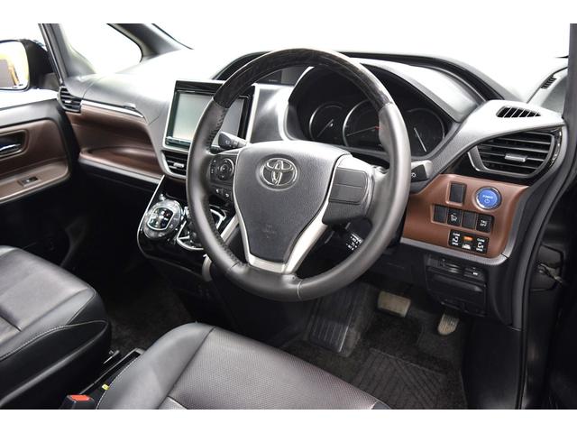 エスクァイア ハイブリッドＧｉ　Ｂｌｕｅｔｏｏｔｈ　フルセグナビ　バックカメラ　シートヒーター　フルレザーシート　クルーズコントロール　アイドリングストップ　スマートキー　ダブルオートエアコン　ＥＴＣ　オートライト（17枚目）
