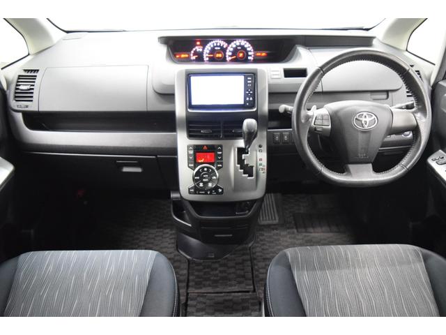 ヴォクシー ＺＳ　煌ＩＩ　Ｂｌｕｅｔｏｏｔｈ　フルセグナビ　バックカメラ　デュアルオートエアコン　ＥＴＣ　ＨＩＤ　スマートキー　マニュアルモード　オートライト　両側パワースライドドア（11枚目）