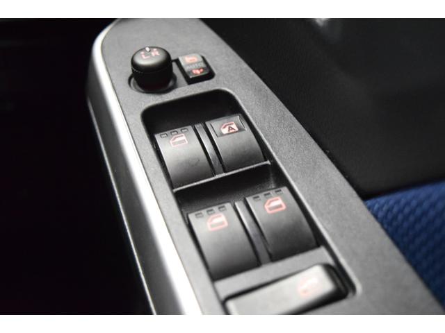 ルーミー カスタムＧ　Ｓ　Ｂｌｕｅｔｏｏｔｈ　フルセグナビ　バックカメラ　アイドリングストップ　横滑り防止装置　衝突被害軽減システム　クルーズコントロール　ＥＴＣ　ＬＥＤ　スマートキー　オートライト　両側パワースライドドア（35枚目）