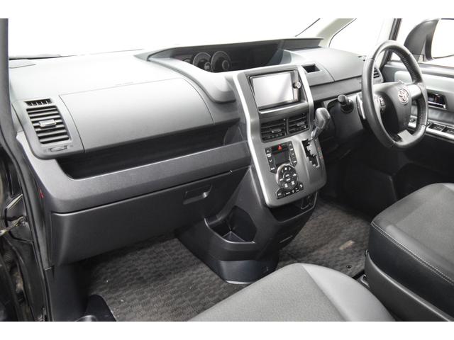 ヴォクシー ＺＳ　煌ＩＩＩ　Ｂｌｕｅｔｏｏｔｈ　フルセグナビ　バックカメラ　ＥＴＣ　ＨＩＤ　ハーフレザーシート　デュアルオートエアコン　マニュアルモード　スマートキー　オートライト　両側パワースライドドア（37枚目）