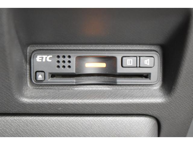 ステップワゴン Ｇ　Ｌパッケージ　ナビ　地デジＴＶ　バックカメラ　ＥＴＣ　スマートキー　フルフラット　オートエアコン　新品マッドタイヤ　ブラックアウトホイール　新品ルーフキャリアラック　両側パワースライドドア（17枚目）