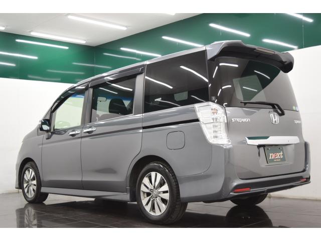 ステップワゴンスパーダ Z 後席モニター フルセグナビ バックカメラ ETC HID スマートキー マニュアルモード アイドリングストップ フルフラット オートエアコン 両側パワースライドドア(10枚目)
