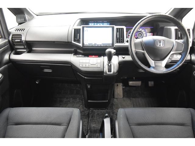 ステップワゴンスパーダ Z 後席モニター フルセグナビ バックカメラ ETC HID スマートキー マニュアルモード アイドリングストップ フルフラット オートエアコン 両側パワースライドドア(11枚目)