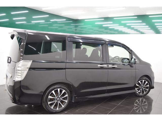 ステップワゴンスパーダ Z クールスピリット Bluetooth ナビ フルセグ Bカメラ ETC アイドリングストップ スマートキー マニュアルモード ハーフレザー フルフラット オートエアコン クルコン  後席モニター 両側パワースライドドア(9枚目)