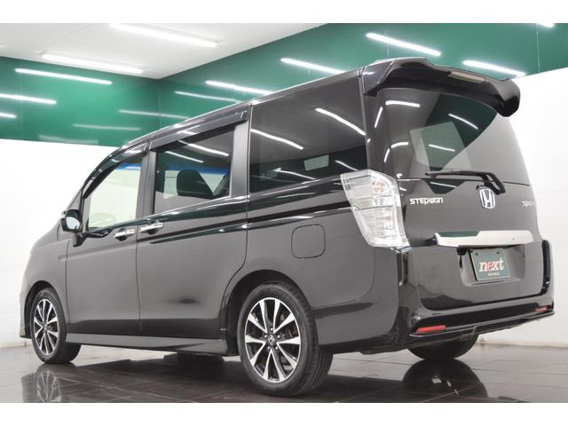 ステップワゴンスパーダ Z クールスピリット Bluetooth ナビ フルセグ Bカメラ ETC アイドリングストップ スマートキー マニュアルモード ハーフレザー フルフラット オートエアコン クルコン  後席モニター 両側パワースライドドア(10枚目)