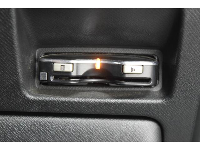 ステップワゴンスパーダ Z クールスピリット Bluetooth ナビ フルセグ Bカメラ ETC アイドリングストップ スマートキー マニュアルモード ハーフレザー フルフラット オートエアコン クルコン  後席モニター 両側パワースライドドア(16枚目)