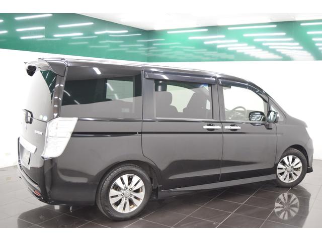 ステップワゴンスパーダ Ｚ　ナビ　地デジＴＶ　フルセグ　バックカメラ　ＥＴＣ　スマートキー　マニュアルモード　オートエアコン　オートライト　フォグランプ　フルフラット　アイドリングストップ　後席モニター　両側パワースライドドア（9枚目）