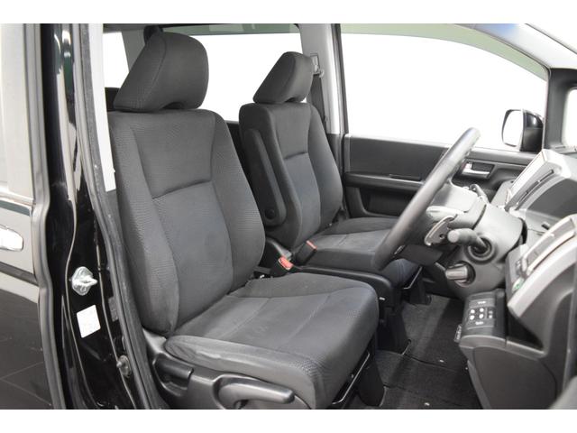 ステップワゴンスパーダ Ｚ　ナビ　地デジＴＶ　フルセグ　バックカメラ　ＥＴＣ　スマートキー　マニュアルモード　オートエアコン　オートライト　フォグランプ　フルフラット　アイドリングストップ　後席モニター　両側パワースライドドア（19枚目）