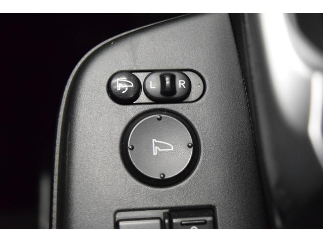 ステップワゴンスパーダ Ｚ　ナビ　地デジＴＶ　フルセグ　バックカメラ　ＥＴＣ　スマートキー　マニュアルモード　オートエアコン　オートライト　フォグランプ　フルフラット　アイドリングストップ　後席モニター　両側パワースライドドア（32枚目）