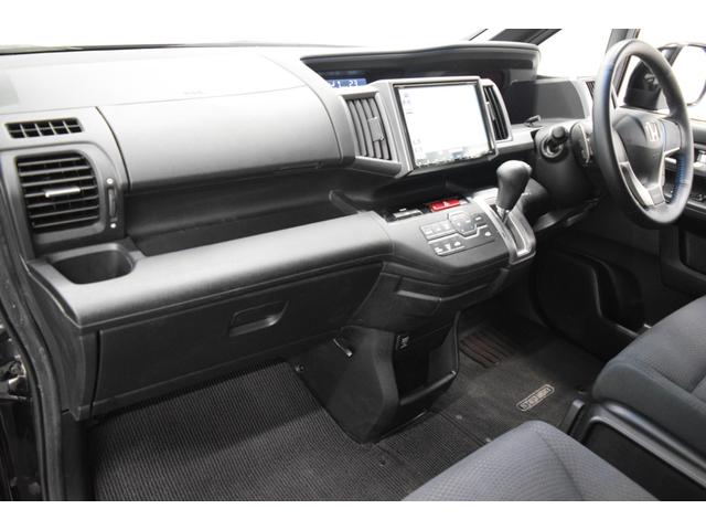 ステップワゴンスパーダ Ｚ　ナビ　地デジＴＶ　フルセグ　バックカメラ　ＥＴＣ　スマートキー　マニュアルモード　オートエアコン　オートライト　フォグランプ　フルフラット　アイドリングストップ　後席モニター　両側パワースライドドア（37枚目）